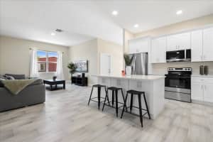 818 Foresteria Drive, Lake Park