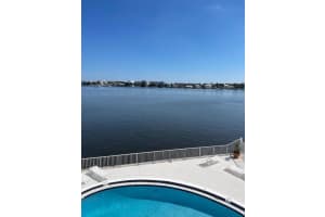 301 Croton Avenue 305, Lantana