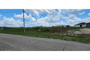 7003 Tide Circle, Labelle