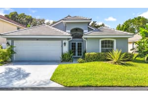 14 Lawrence Lake Drive, Boynton Beach