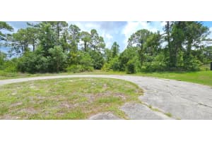 5006 Cyrus Court, Labelle