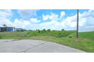 9009 Tea Court, Labelle