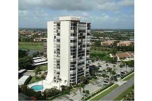 2425 Presidential Way 1703, West Palm Beach