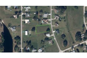 424 Cherry Tree Drive, Sebring