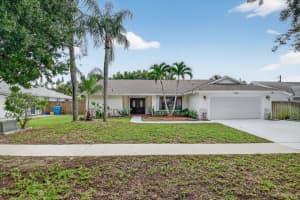 1002 Julia Heights Drive, Lantana