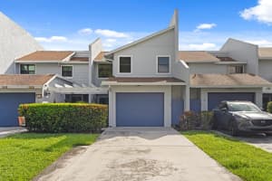 1719 Woodbridge Lakes Circle, West Palm Beach