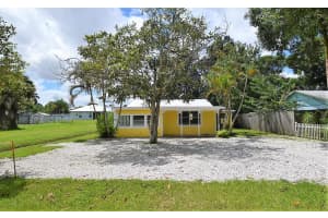 976 Sw 34th Terrace, Palm City