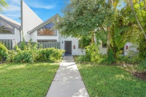 100 Sparrow Drive 3, Royal Palm Beach