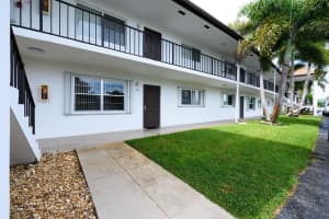 3075 Gardens East Drive 14, Palm Beach Gardens