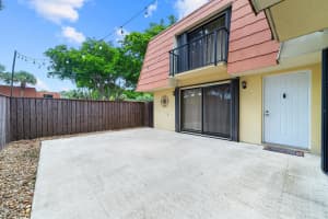 702 Buttonwood Lane, Boynton Beach