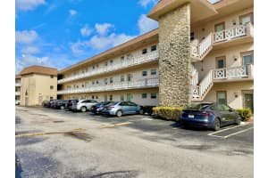 5181 W Oakland Park Boulevard 212, Lauderdale Lakes