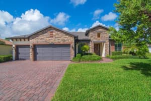6234 Arcadia Square, Vero Beach