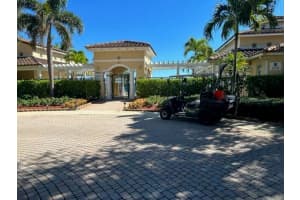 1110 Lake Shore Drive 103, Lake Park