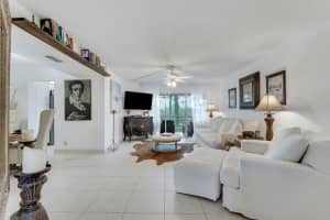 3755 Via Poinciana 405, Greenacres