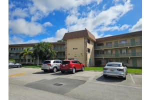 400 Village Green Circle W 205, Palm Springs