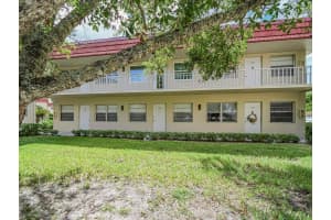 14 Vista Palm Lane 105, Vero Beach