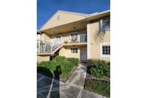 104 Palm Beach Trace Drive, Royal Palm Beach