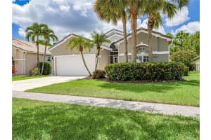 7007 Se Twin Oaks Circle, Stuart