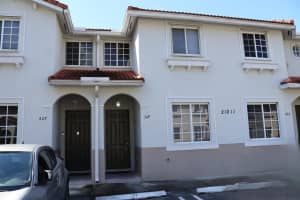 21211 Nw 14th Place 3-27, Miami Gardens