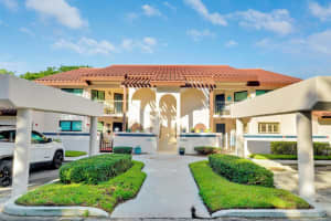 6011 Se Martinique Drive 103, Stuart