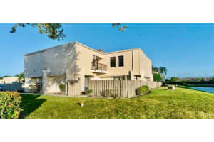 1602 Shaker Circle Circle, Wellington