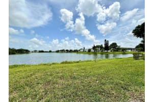 359 Chatham R, West Palm Beach