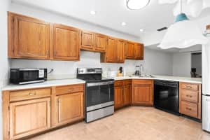 704 Maplewood Drive, Greenacres