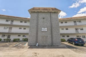 5102 Nw 36th Street 408, Lauderdale Lakes