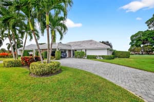 355 Villa Drive S, Atlantis