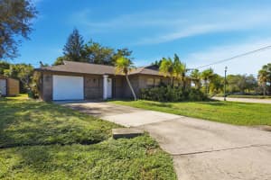 1102 Se Petunia Avenue, Port St. Lucie, Fl 34952, Port Saint Lucie