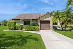 148 Village Walk Drive 24, Royal Palm Beach
