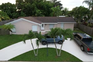 10390 Sleepy Brook Way, Boca Raton