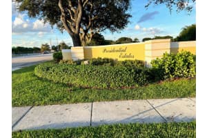 3500 Whitehall Drive N 202, West Palm Beach