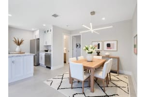 7 Crossings Circle H, Boynton Beach