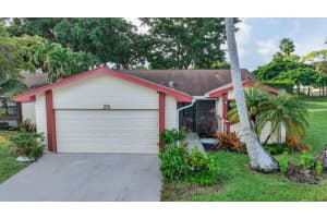 29 Fawlkland Circle, Boynton Beach