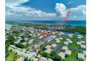 320 Horizons 207, Boynton Beach