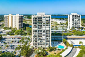 2425 Presidential Way 1206, West Palm Beach