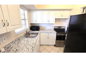 3530 Nw 43 Avenue 106, Lauderdale Lakes