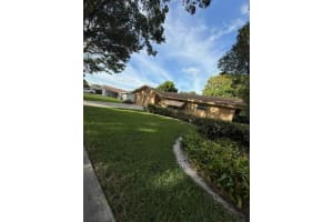2031 Pinehurst Drive, West Palm Beach