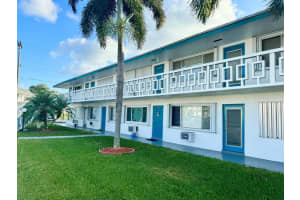 2204 Lake Osborne Drive 7, Lake Worth Beach