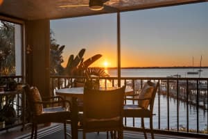 415 Nw North River Drive 201, Stuart