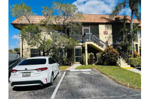 7106 Golf Colony Court 104, Lake Worth