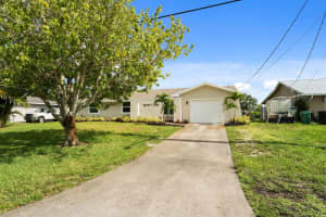 372 Se Oakridge Drive, Port Saint Lucie