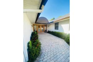 3290 Sw Island Way, Palm City