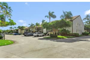 7698 Tahiti Lane 105, Lake Worth
