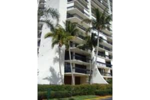 2400 Presidential Way 403, West Palm Beach