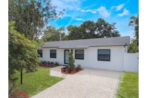 992 Mohican Boulevard, Jupiter