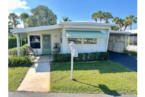 425 E Bougainvillea Drive, Deerfield Beach