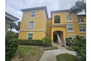 5050 Fairways Circle 301, Vero Beach