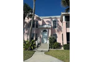 411 Ne Plantation Road 522, Stuart